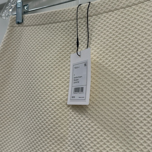 Theory Vanilla Cream skirt - Picture 2 of 6